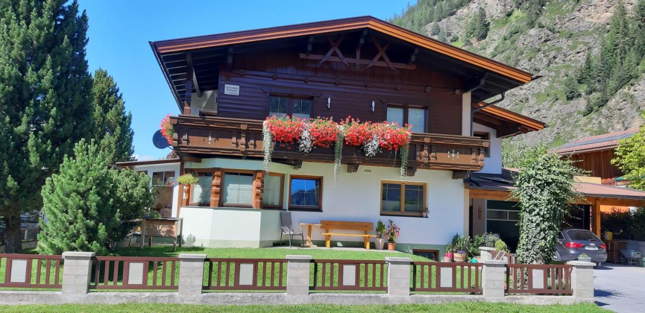 Haus Helene Prantl Apartment Längenfeld Exterior foto