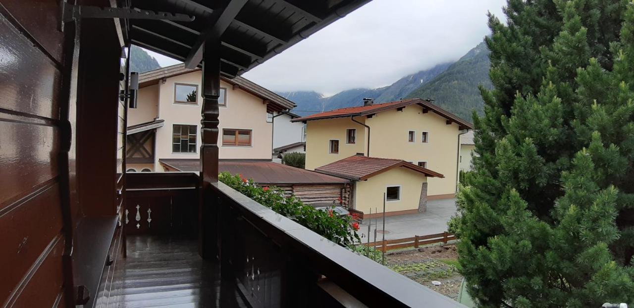 Haus Helene Prantl Apartment Längenfeld Exterior foto